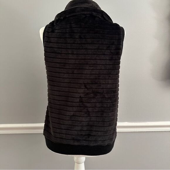 Cable&Gauge Stylish Warm Super Soft Sleeveless Zip Up Faux Fur Vest Size M - Picture 3 of 6